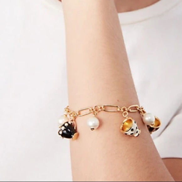 Kate Spade NWT Alice in Wonderland Teacup Charm Bracelet - Picture 3 of 11